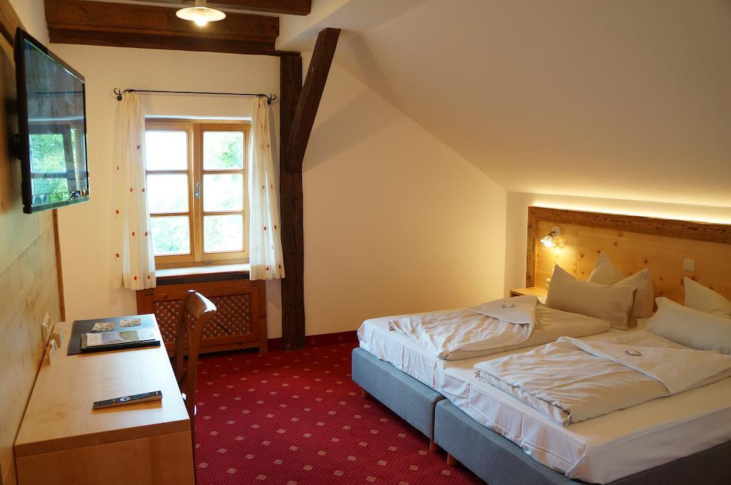 Der Obere Wirt Zum Queri Hotel Andechs Room photo